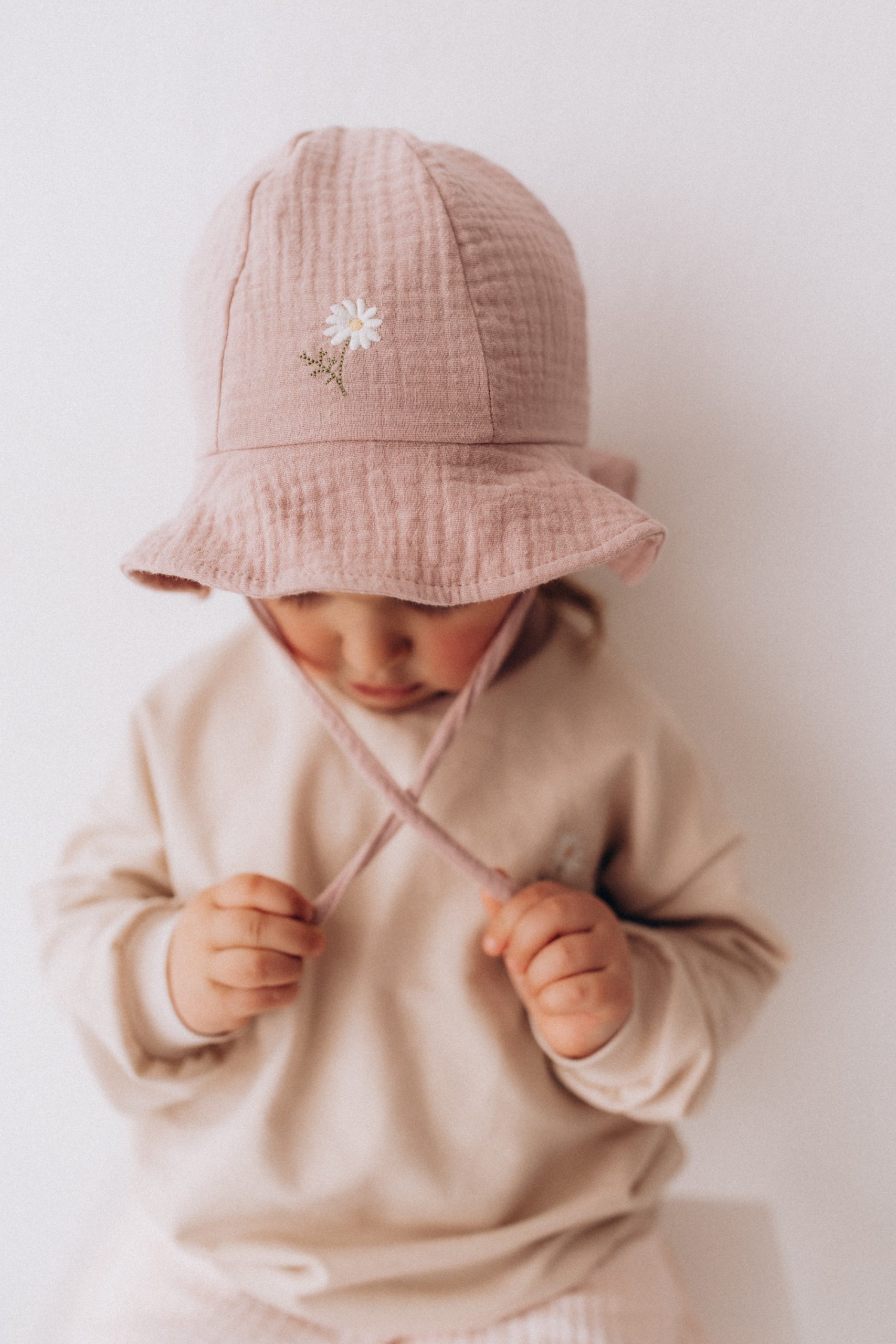Woolly Organic Baby cappello sole mussola ricamato cotone bio
