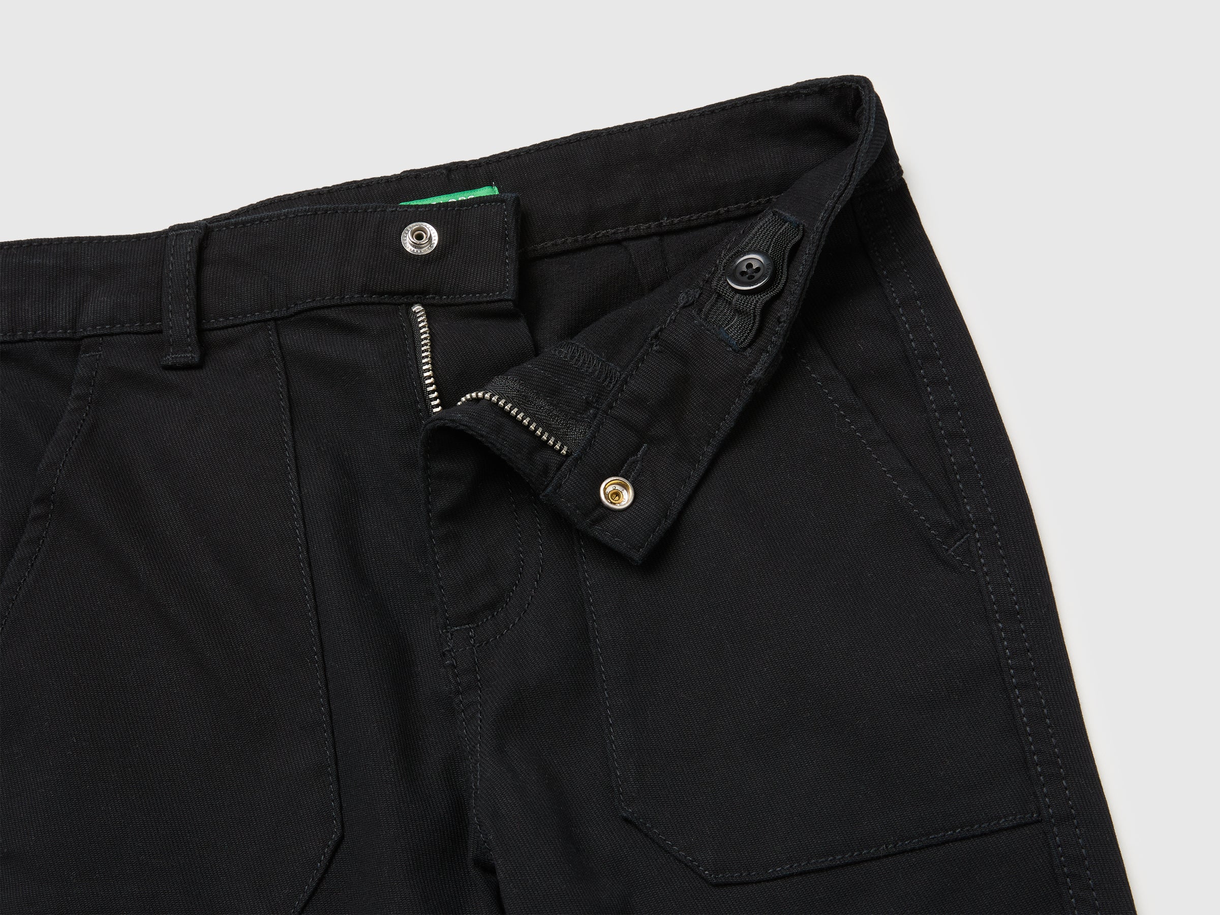 United Colors of Benetton Trousers cargo svasato cotone elasticizzato