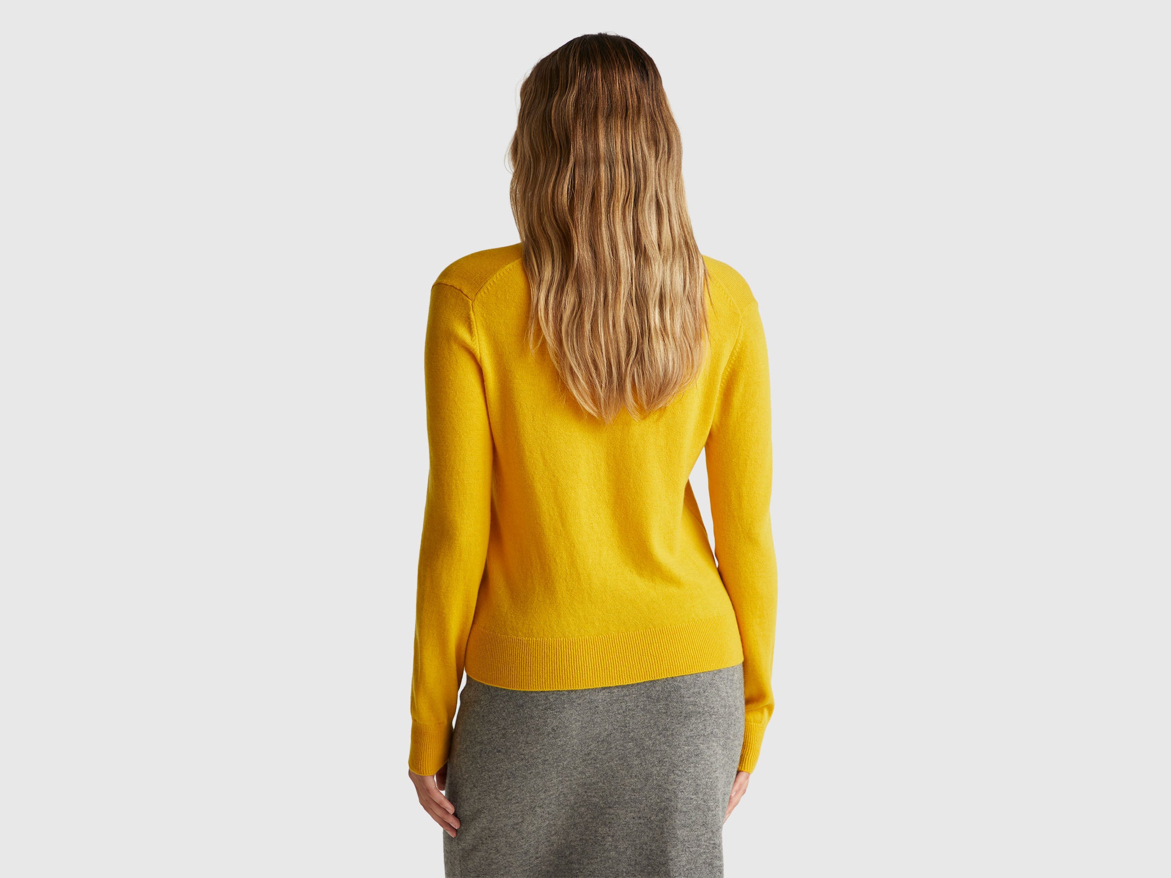 Benetton maglione scollo V giallo ocra pura lana Merino