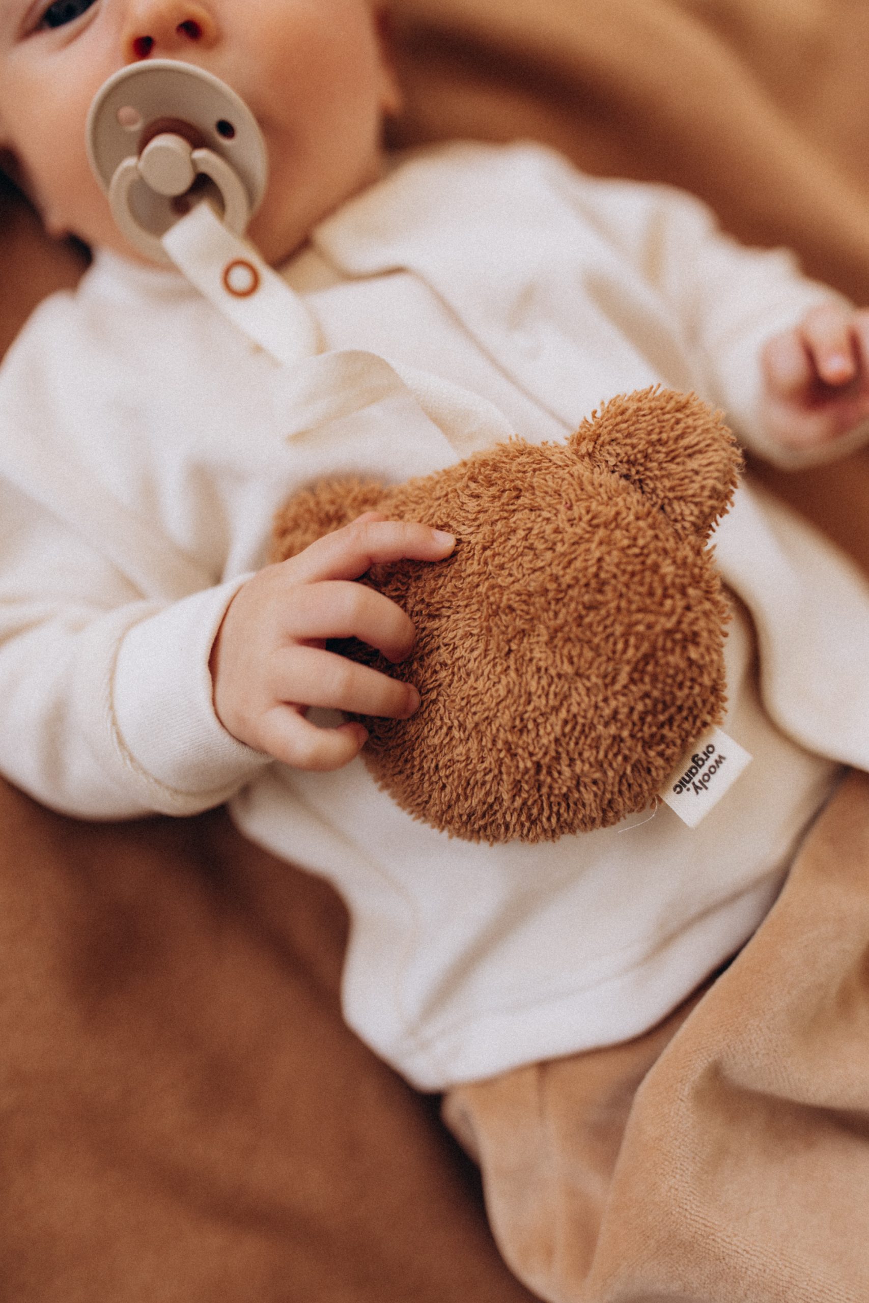 Woolly Organic Teddy portaciuccio orsetto cotone bio