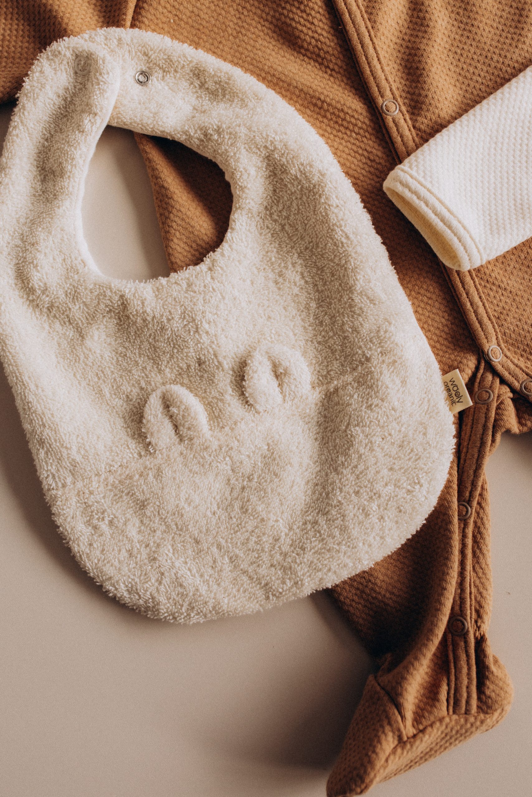 Woolly Organic Bib Teddy Ears bavaglino cotone organico Noos