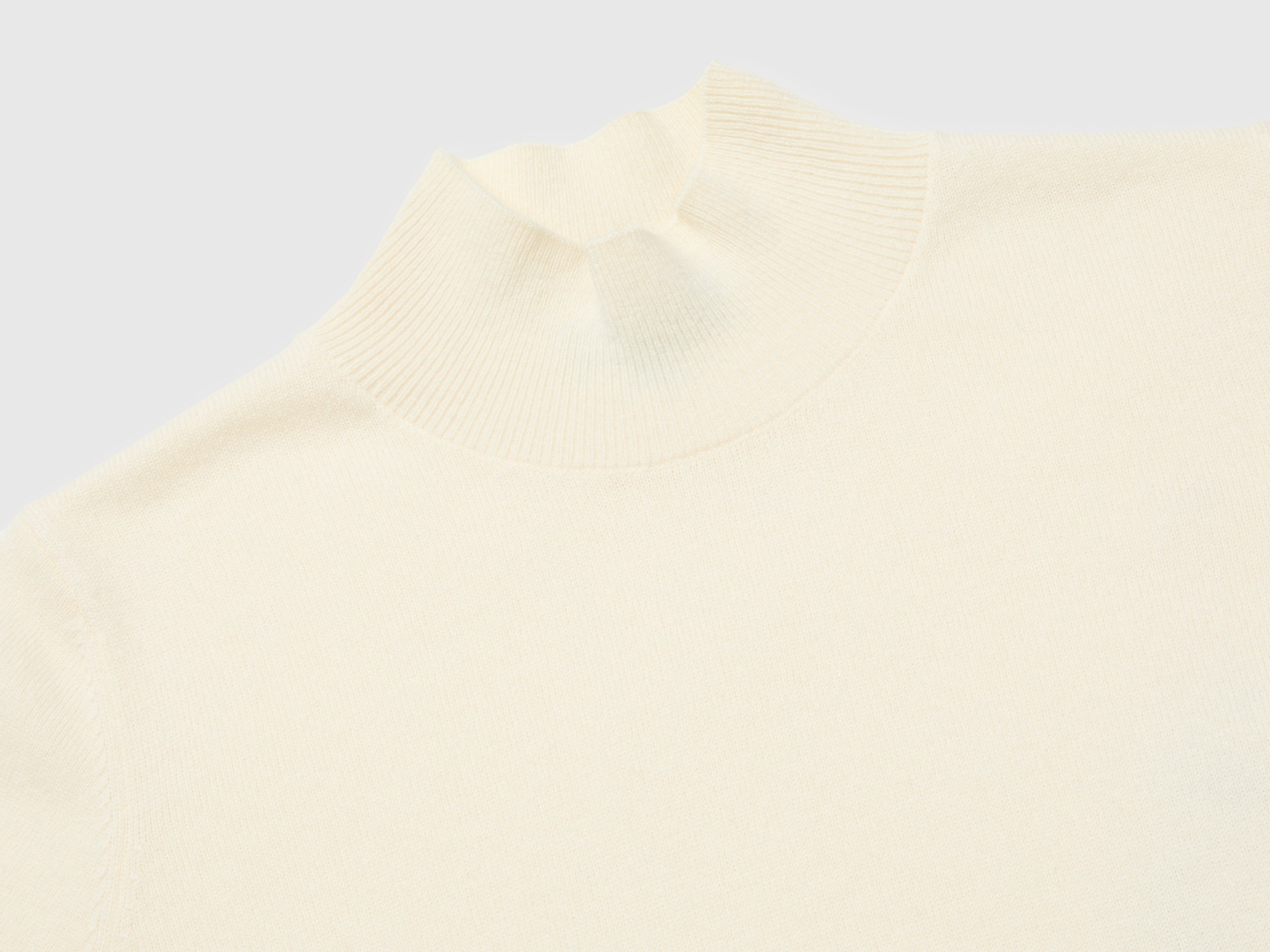 United Colors of Benetton maglione dolcevita lana manica corta