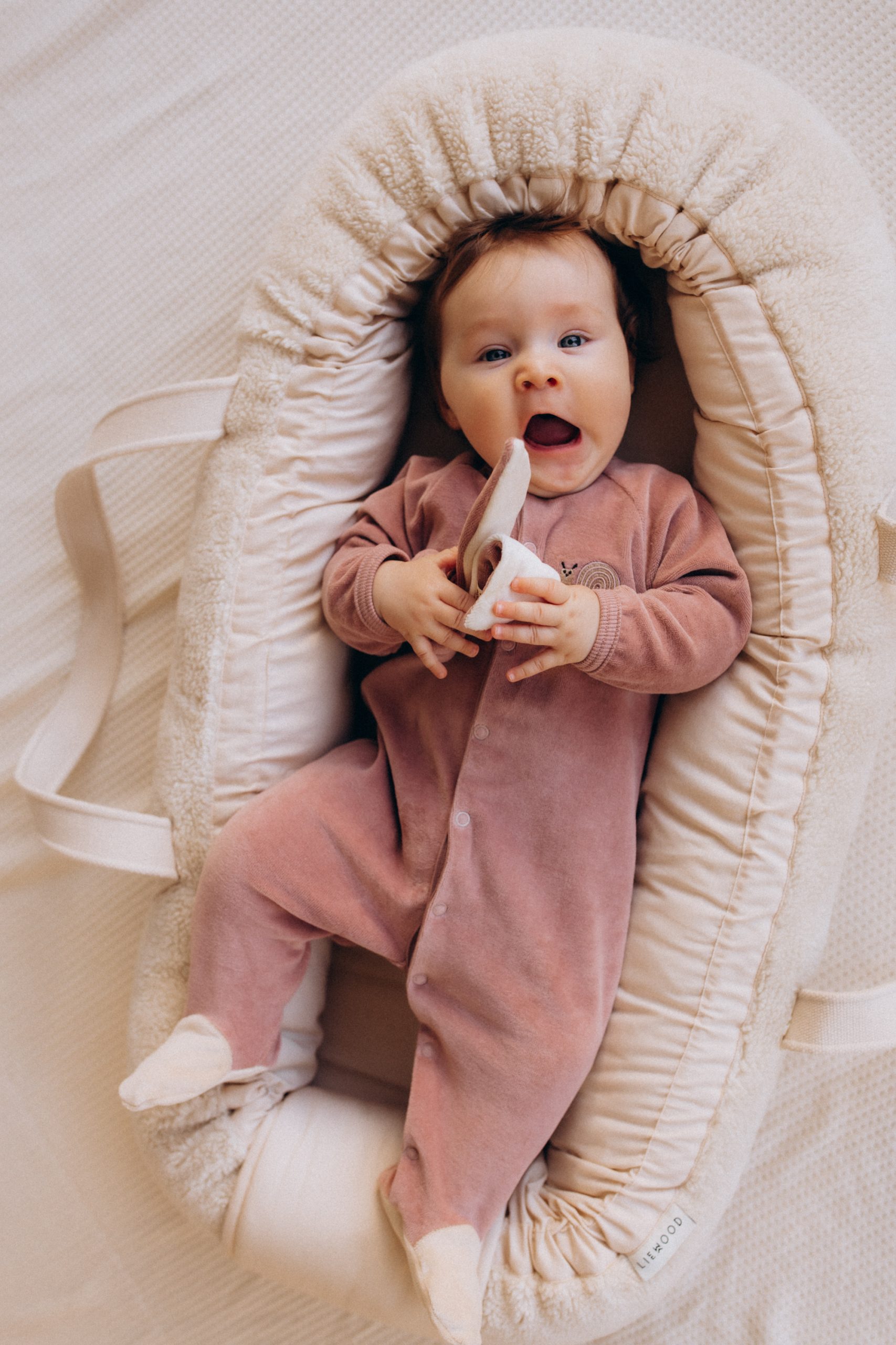 Woolly Organic Embroidered Sleepsuit tutina velluto ricamata AW26