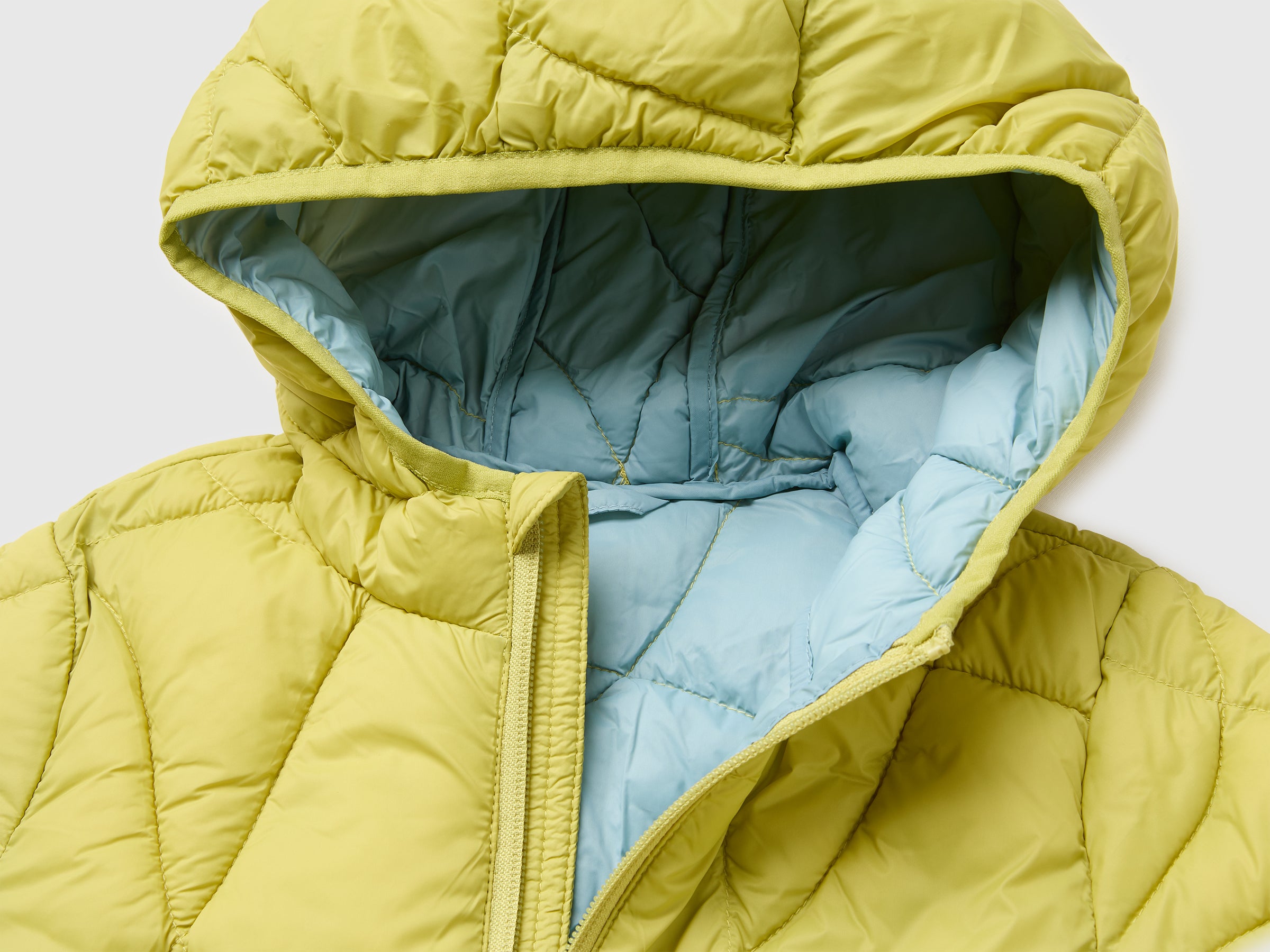 United Colors of Benetton piumino cappuccio 104