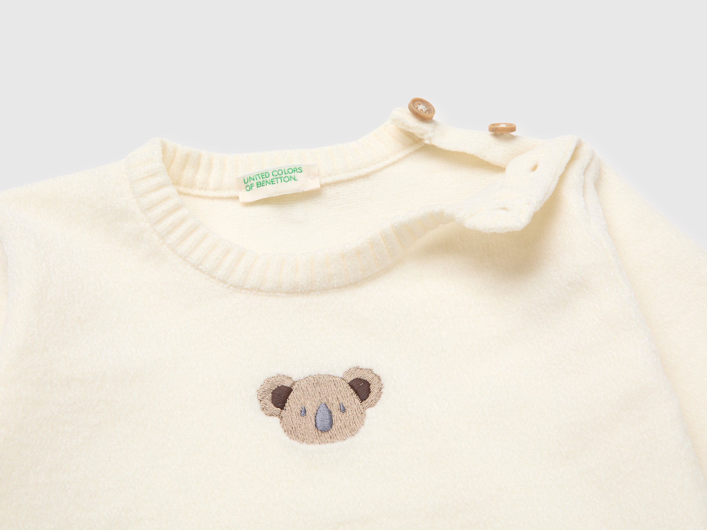 United Colors of Benetton maglione ciniglia ricamo 56