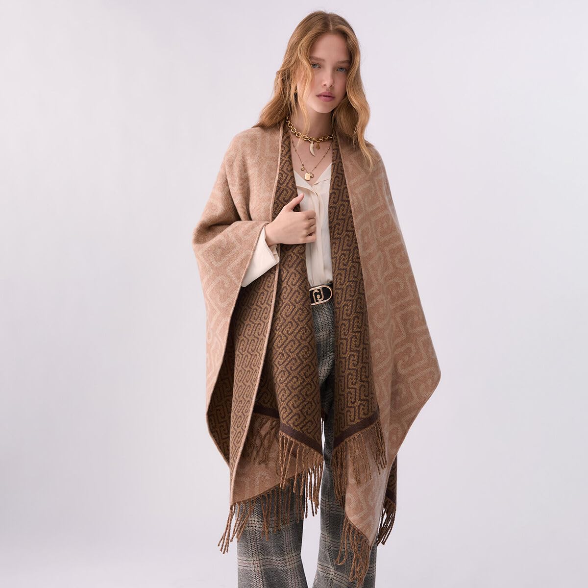 Liu Jo Poncho Monogram Jacquard Cammello Reversibile Frange