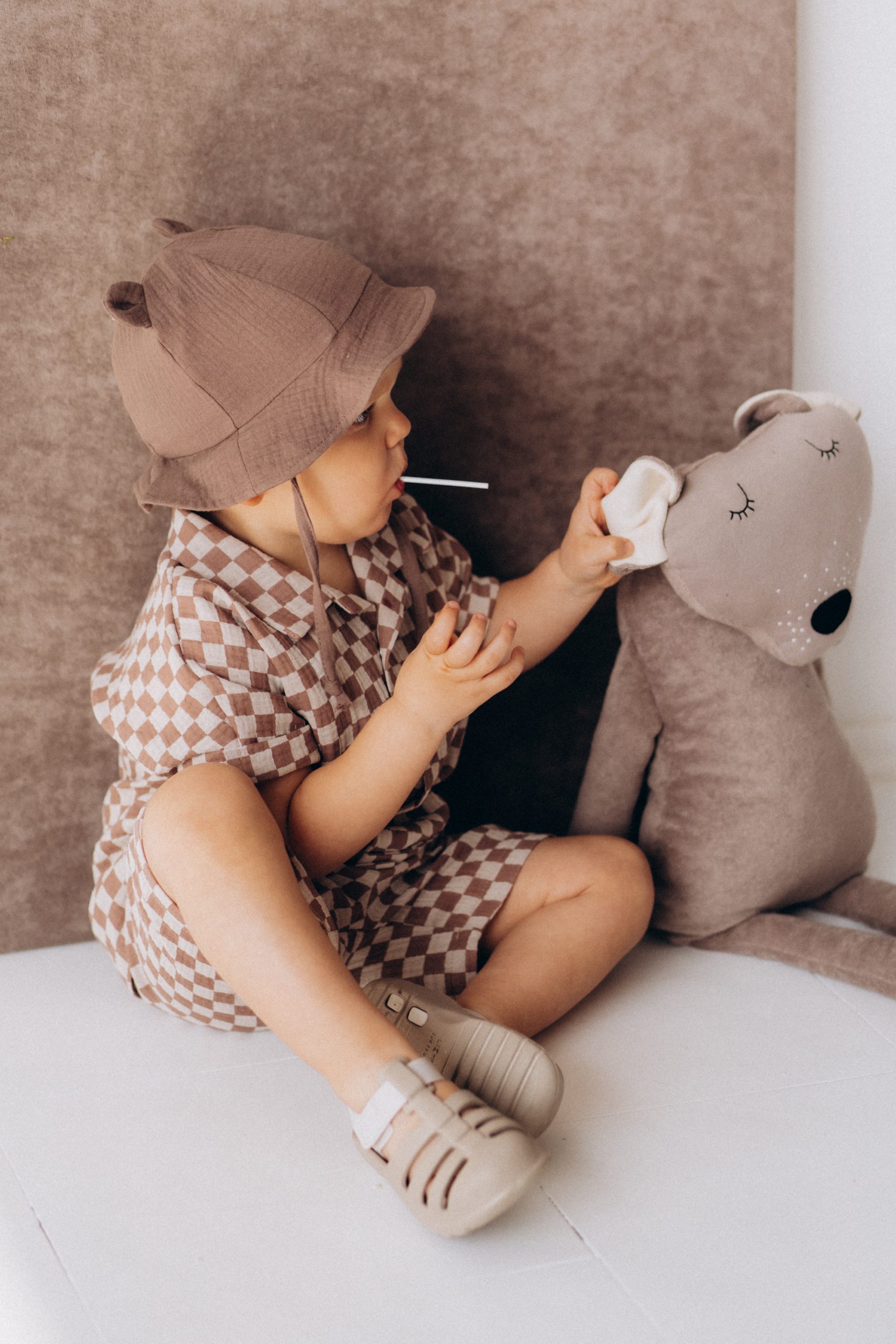 Woolly Organic Baby Hats Muslin Sun Hat Teddy SS26 sole