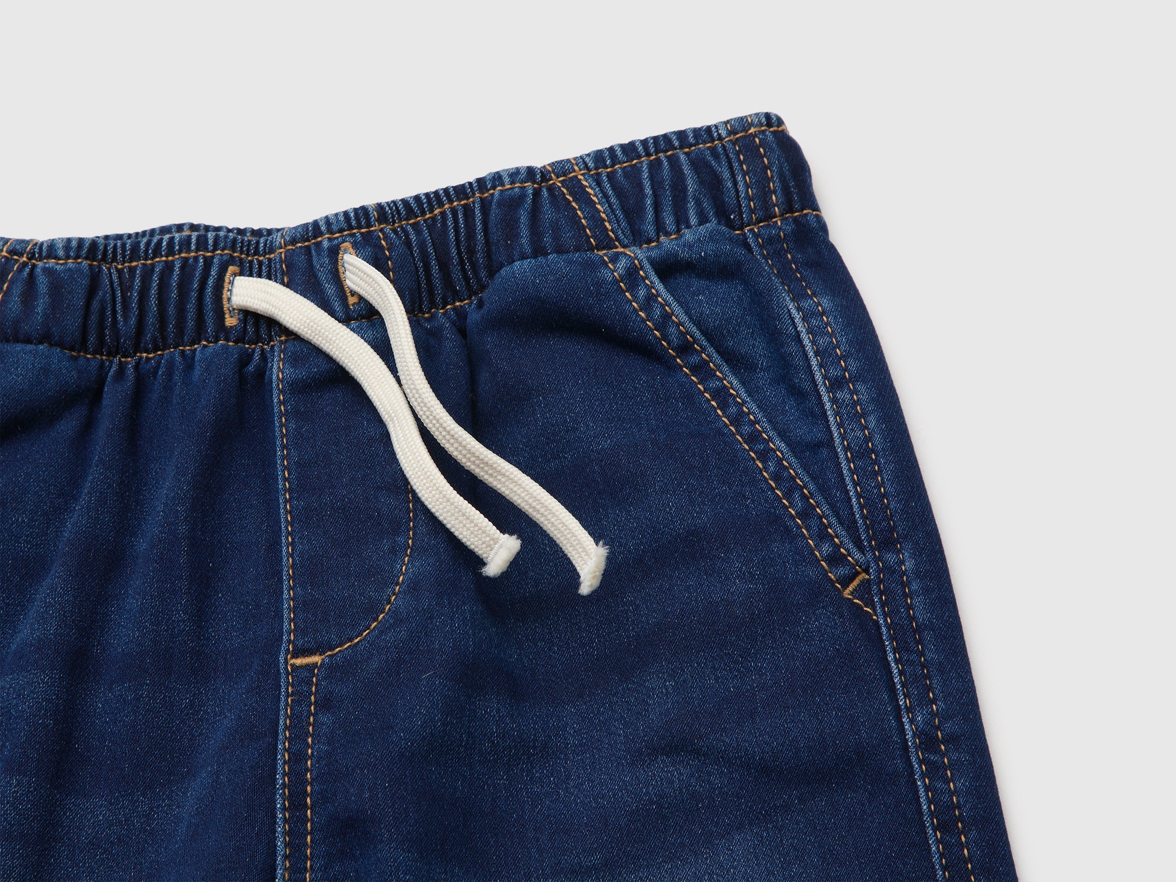 United Colors of Benetton Sweatshirts Pantaloni Jogger Effetto Denim 82 Cotone