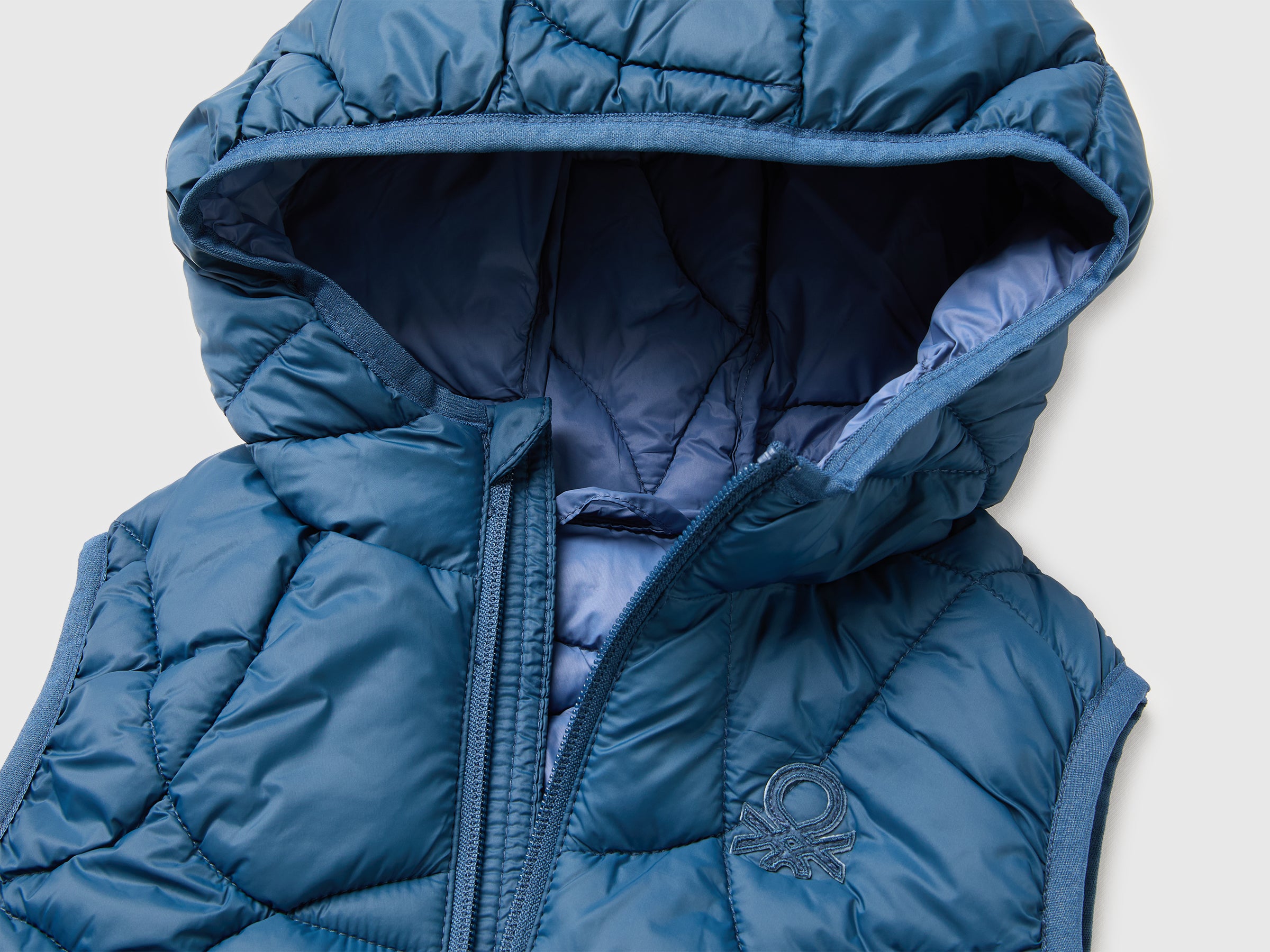 United Colors of Benetton Padded sleeveless jacket gilet 104
