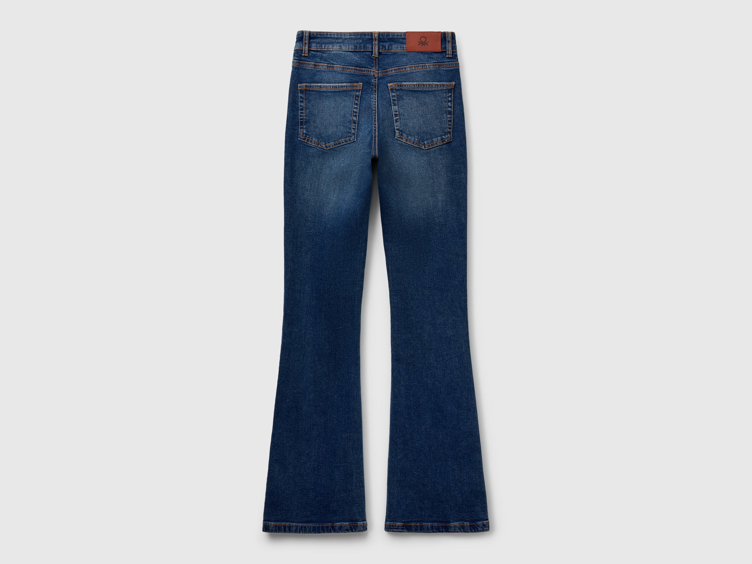 United Colors of Benetton Jeans flare denim cotone riciclato elasticizzato