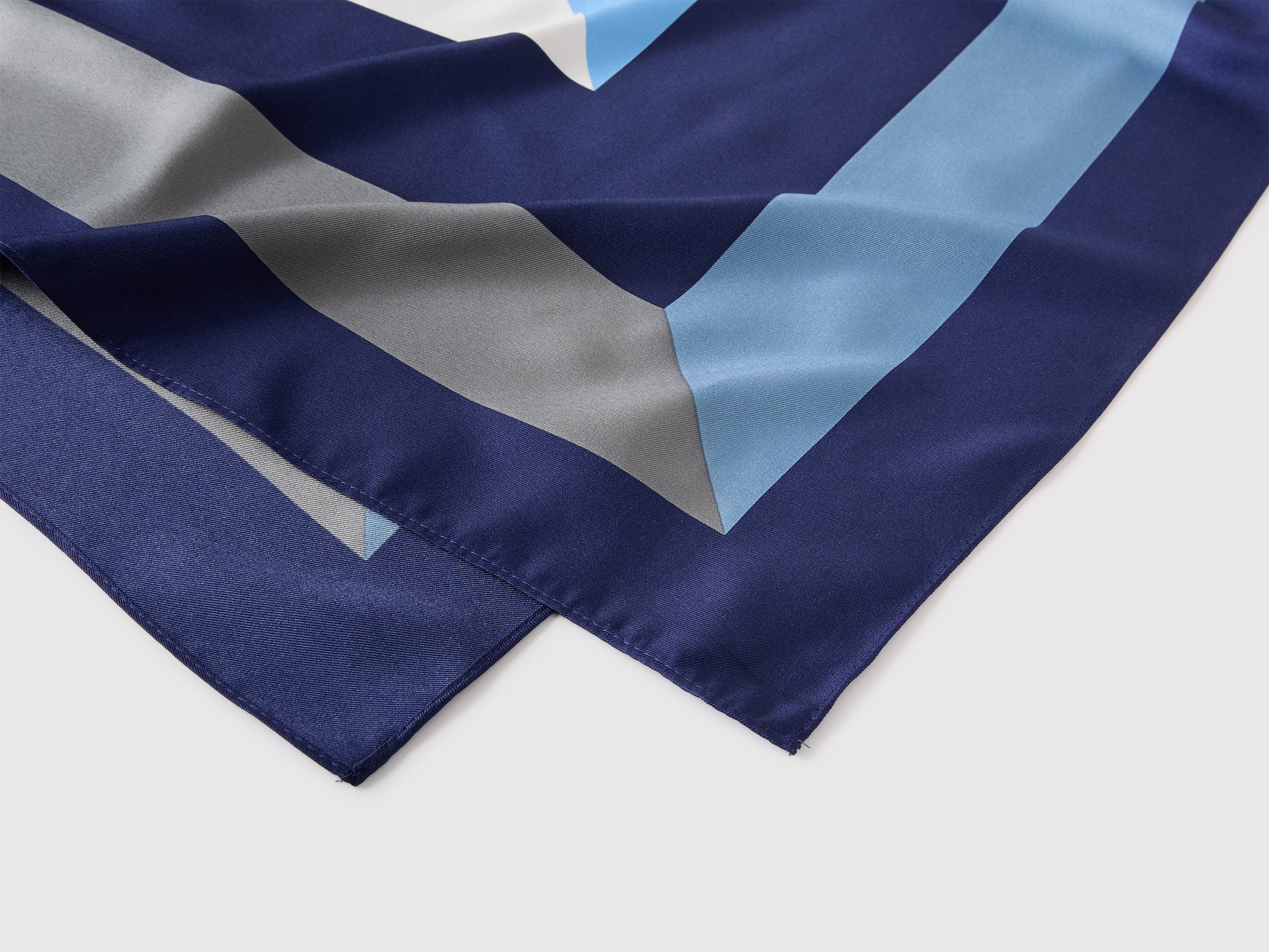 United Colors of Benetton Sciarpa Foulard Fantasia Tessuto Leggero