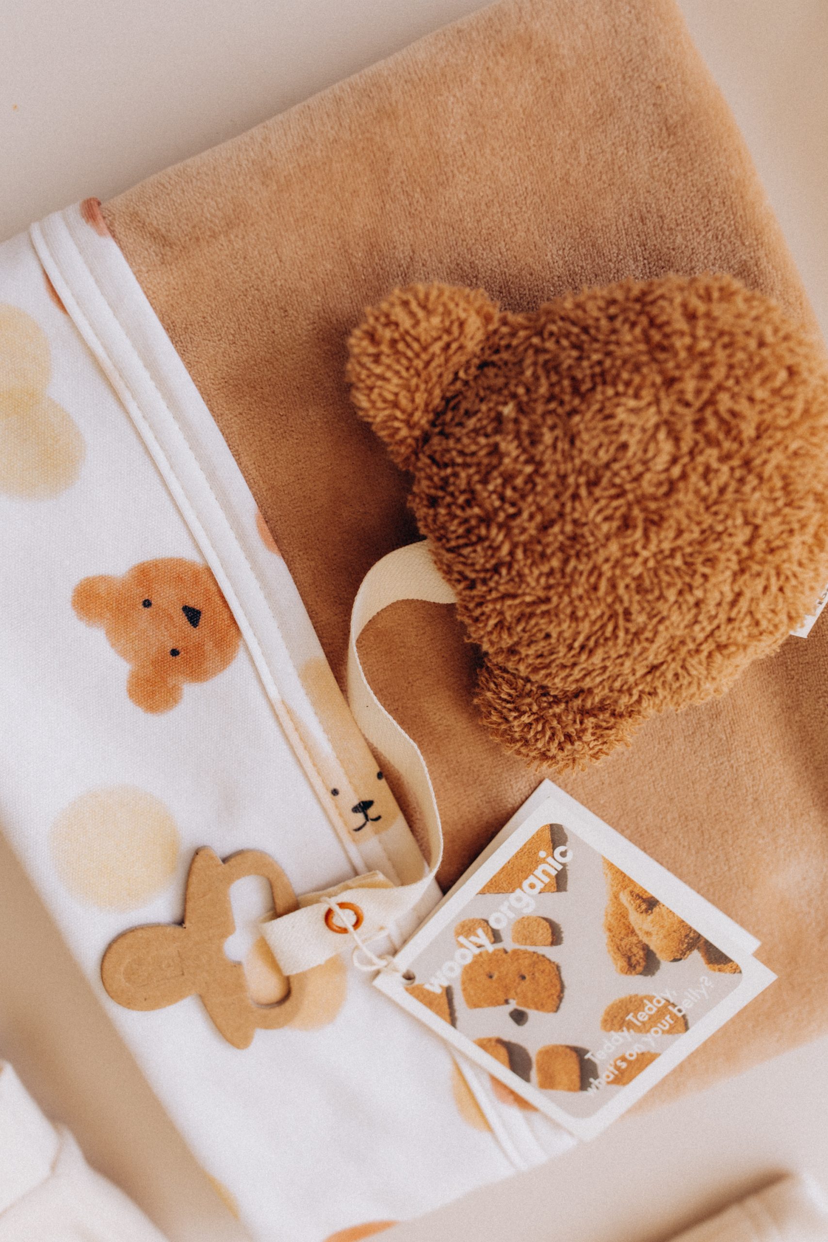 Woolly Organic Teddy portaciuccio orsetto cotone bio