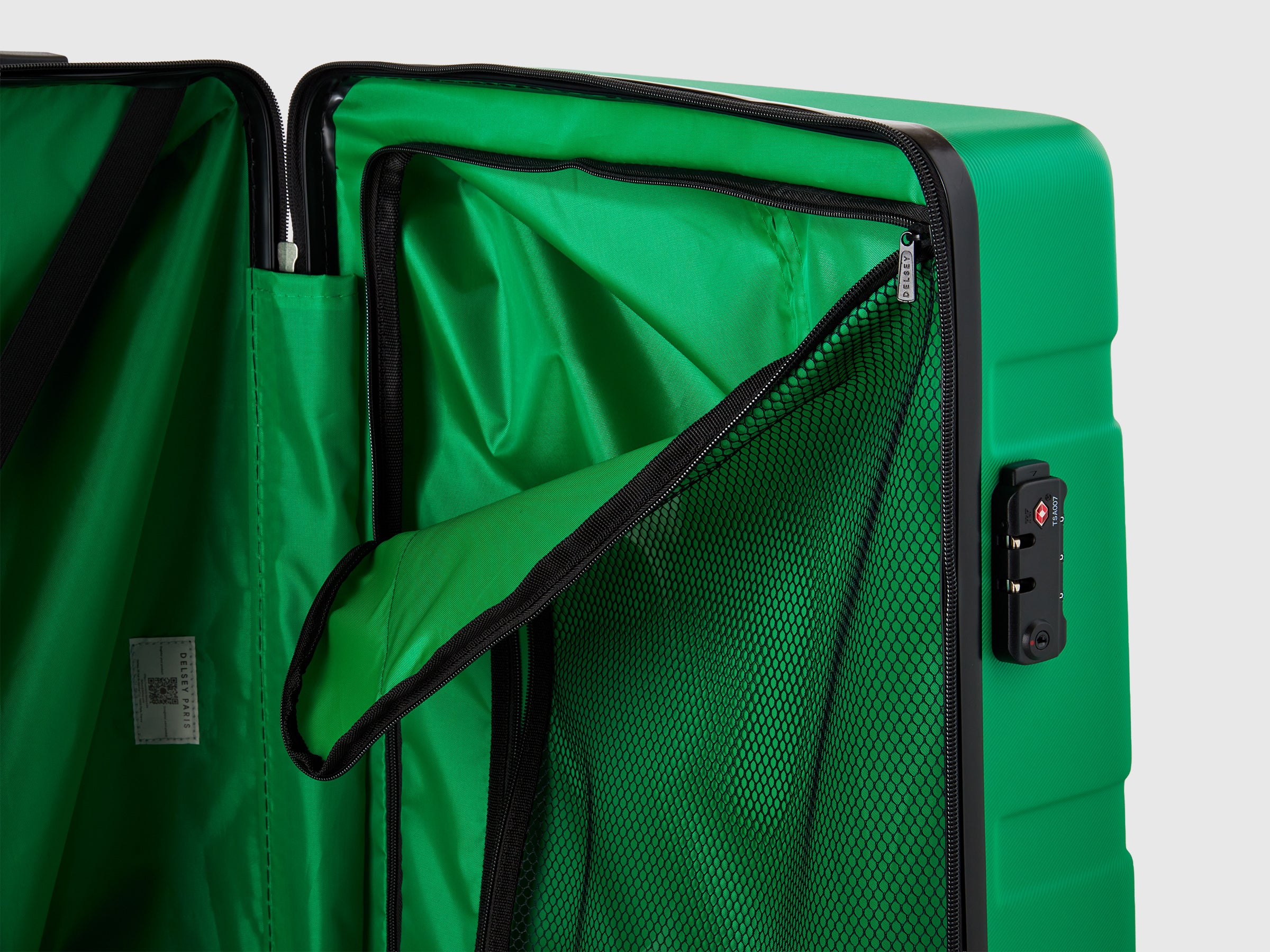 Benetton Medium Suitcase valigia rigida ABS 4 ruote TSA OS