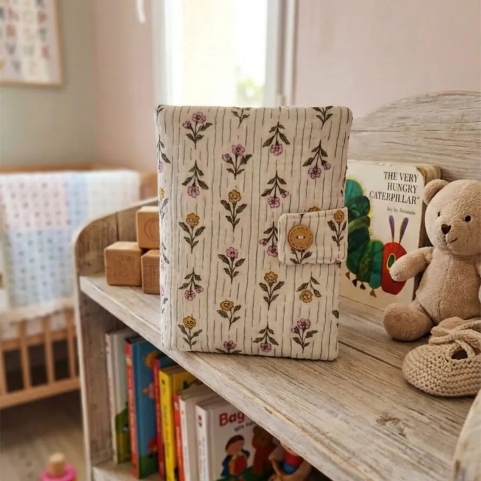 Petite Citrouille Les Essentiels Copertina Hortense libretto cotone fiori