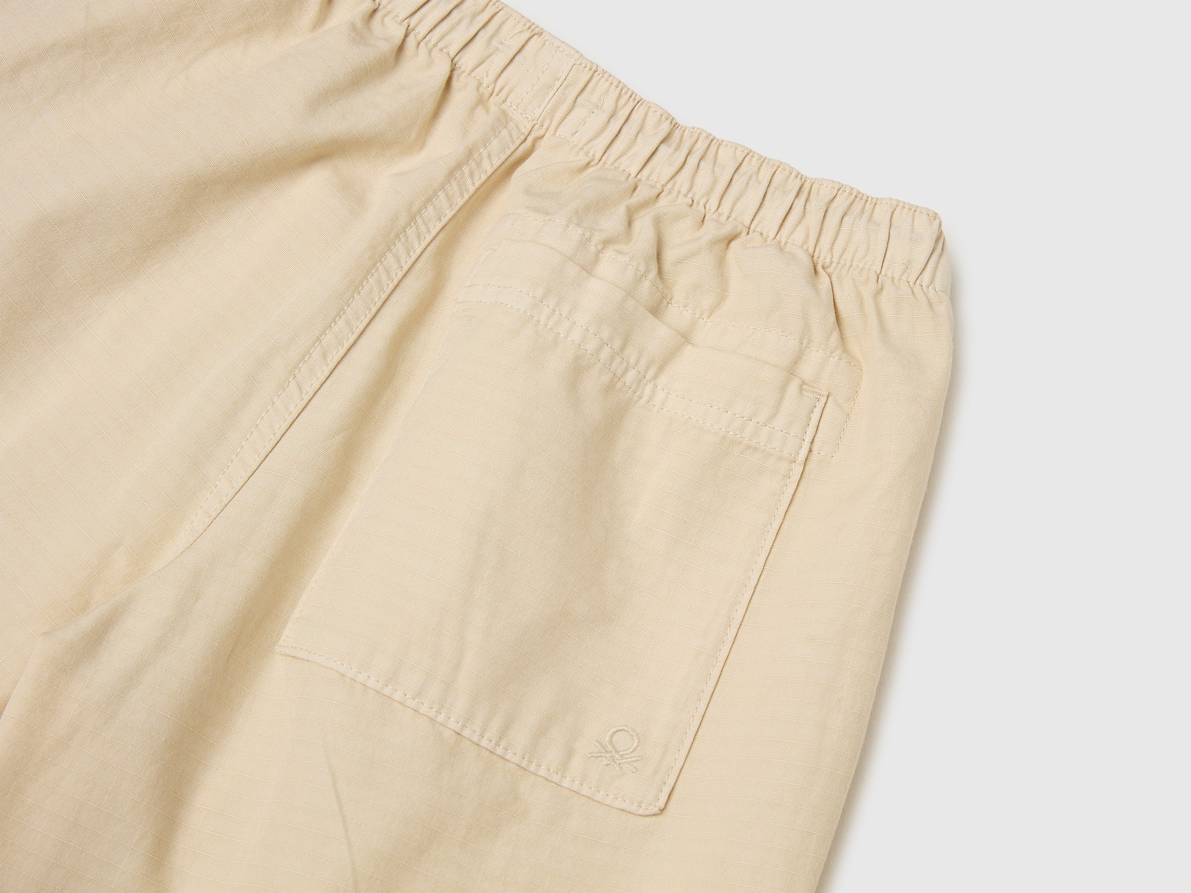 United Colors of Benetton pantaloni parachute cotone tasche