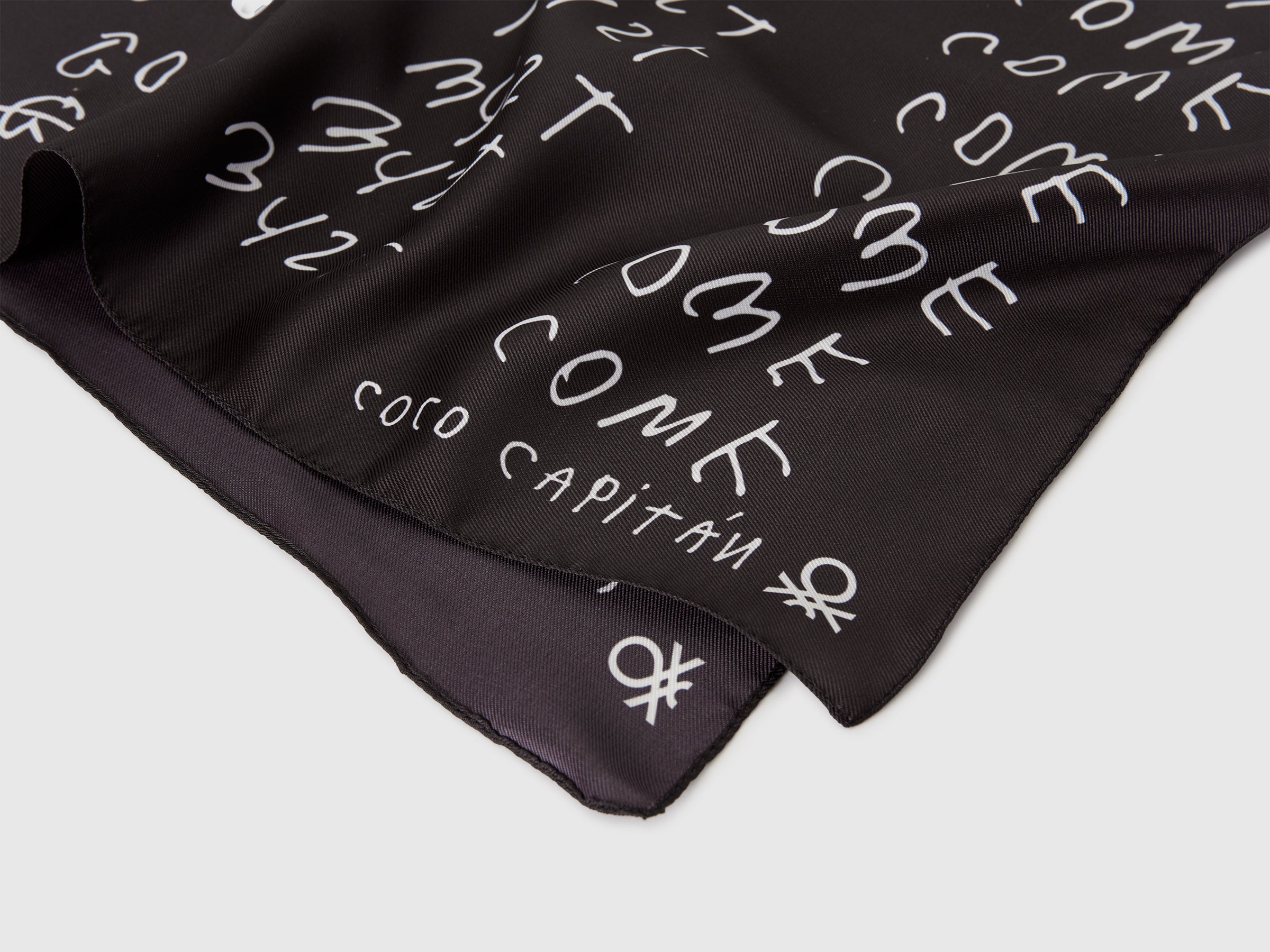 United Colors of Benetton foulard quadrato nero Coco Capitán cotone
