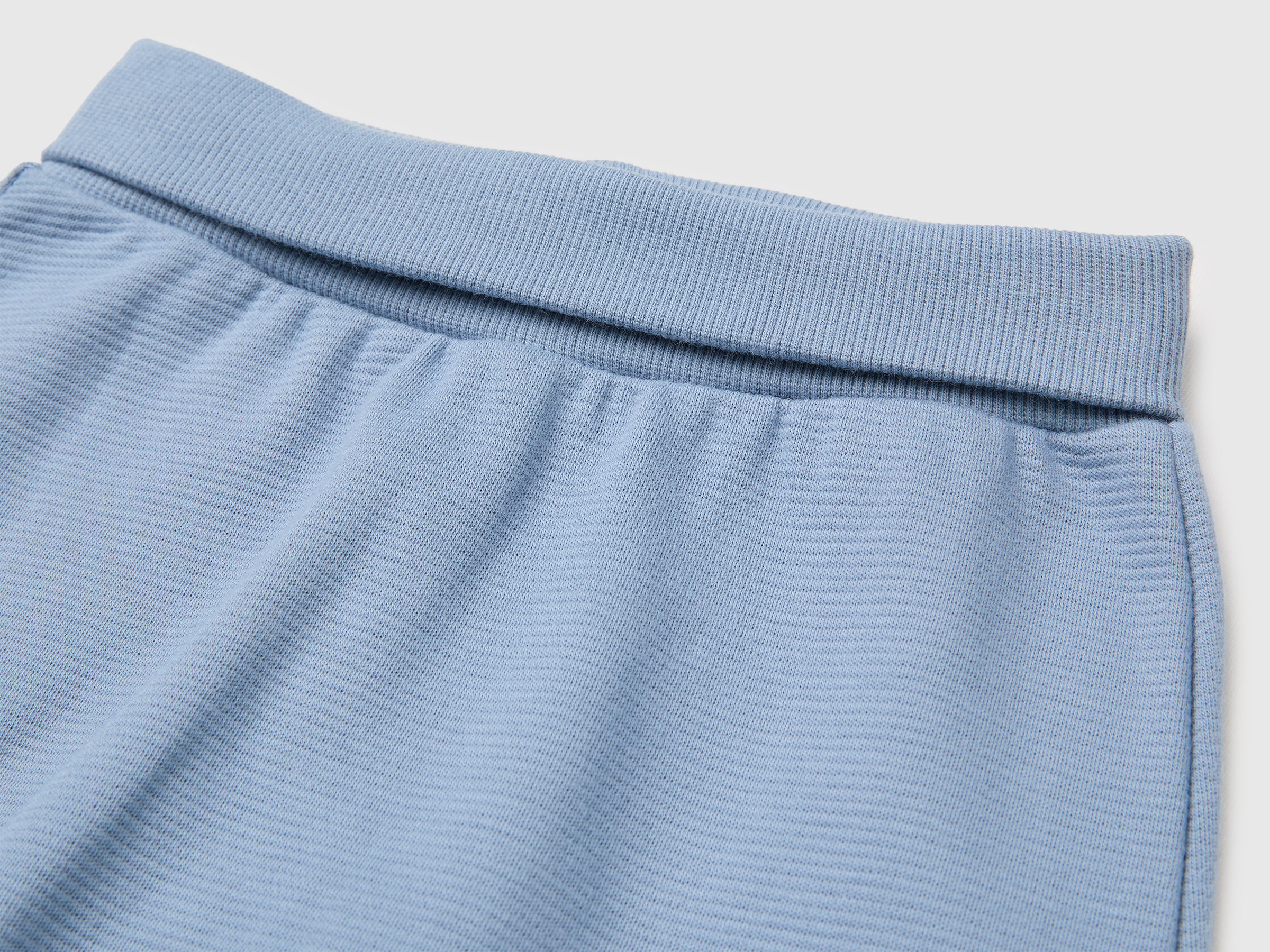 United Colors of Benetton Set Neonato Cotone Felpa Pantaloni Bavaglino