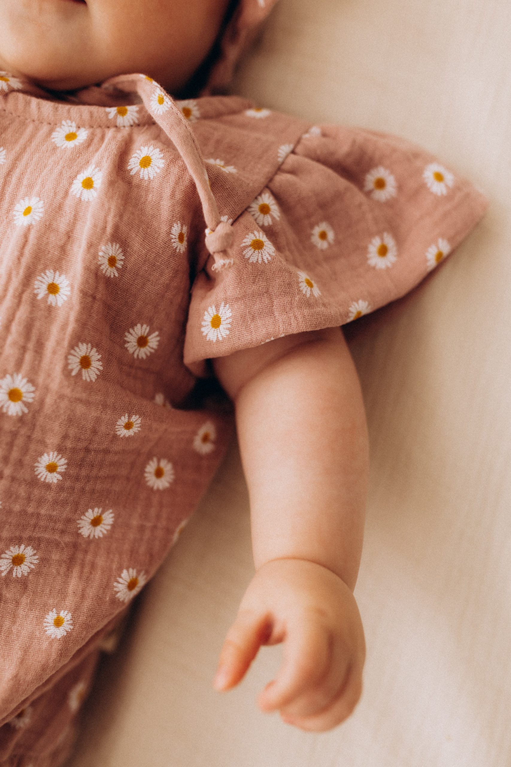 Woolly Organic Romper Wings pagliaccetto mussola margherite