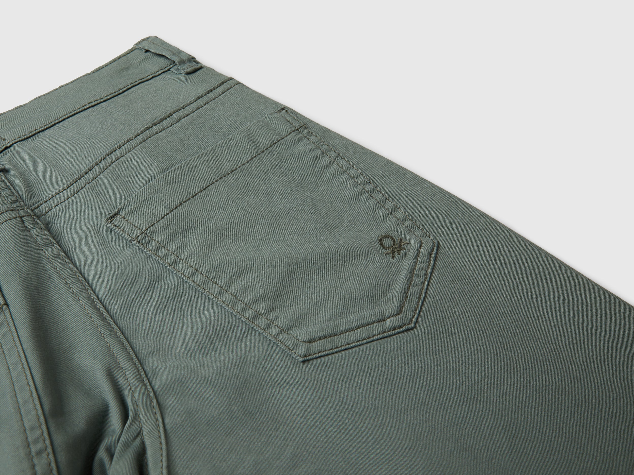 United Colors of Benetton pantaloni cotone cinque tasche