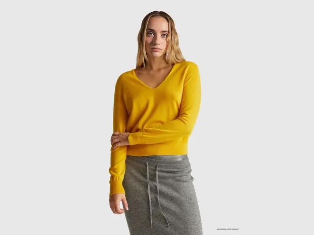 Benetton maglione scollo V giallo ocra pura lana Merino