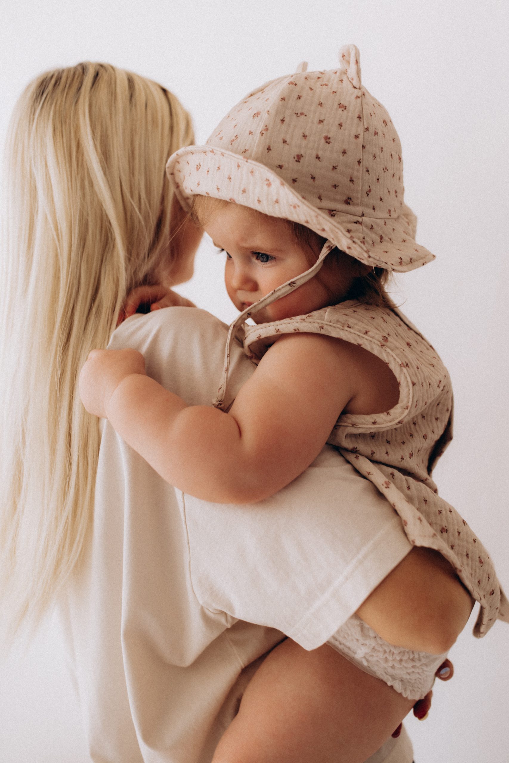 Woolly Organic Baby Hats Muslin Sun Hat Teddy SS26 sole