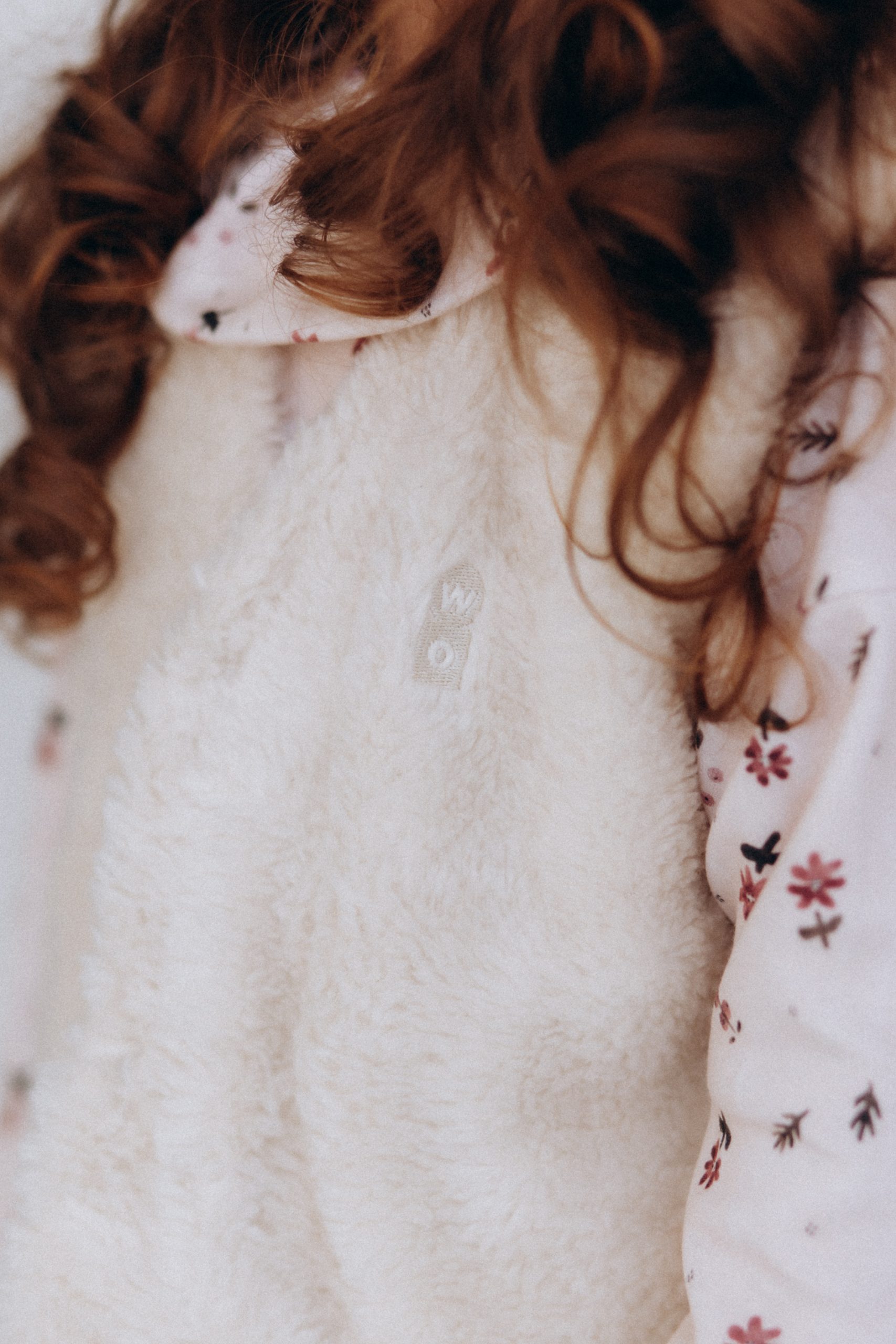 Woolly Organic Gilet bimbo ricamato cotone bio Ecru
