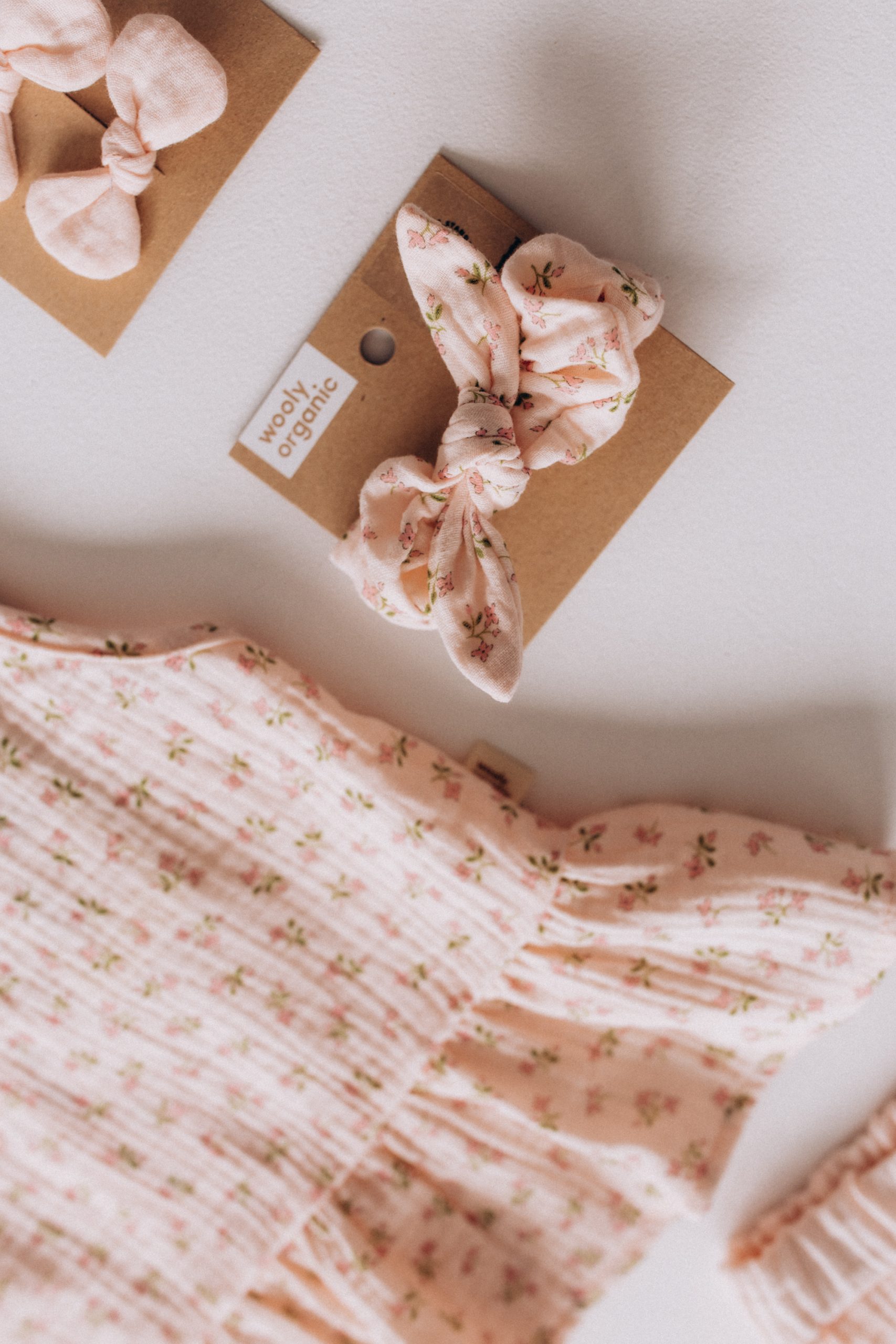 Woolly Organic Kids Scrunchie SS27 mussola Rose Clay