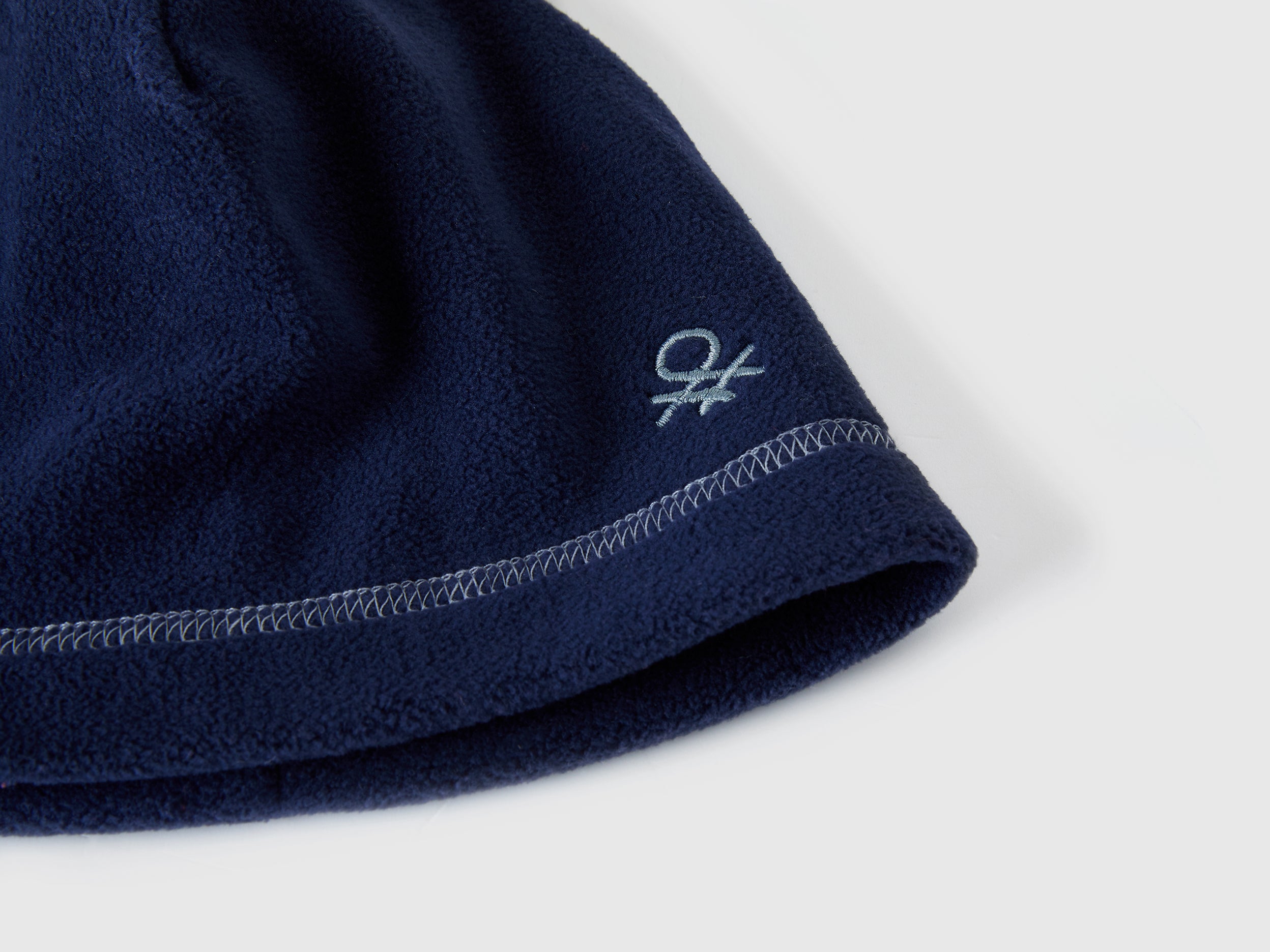 United Colors of Benetton cappello pile neonato logo ricamato