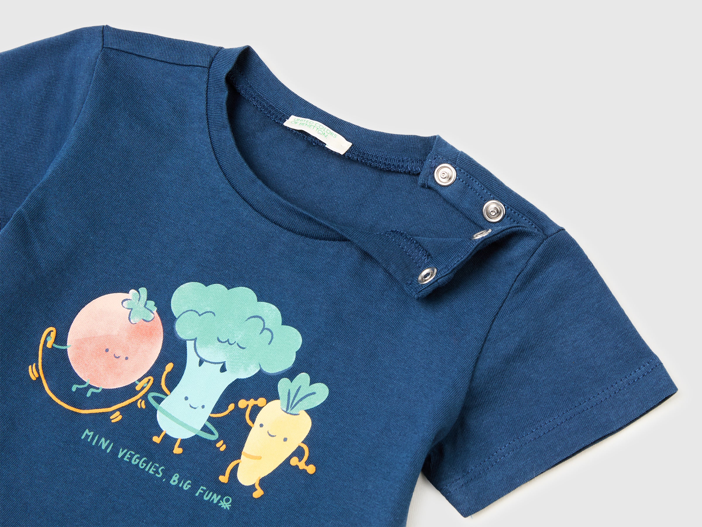 United Colors of Benetton Maglietta Stampa Cotone Bio 68